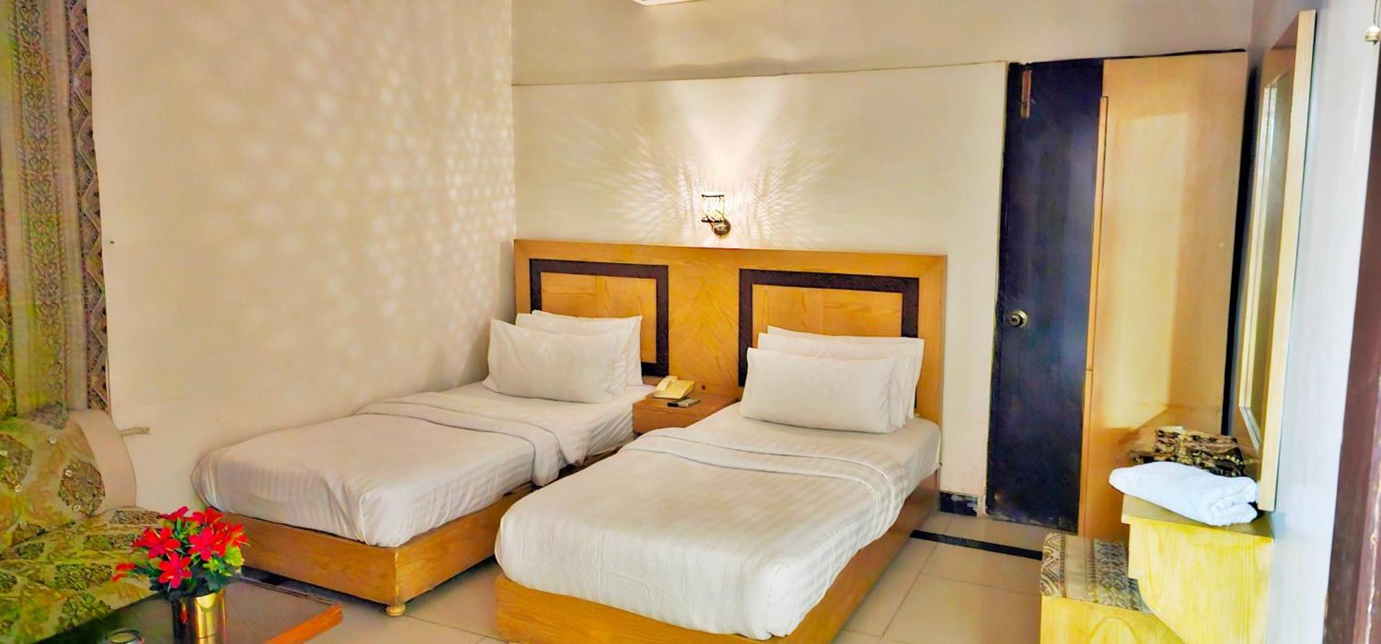 The Grand Hotel 木尔坦 外观 照片