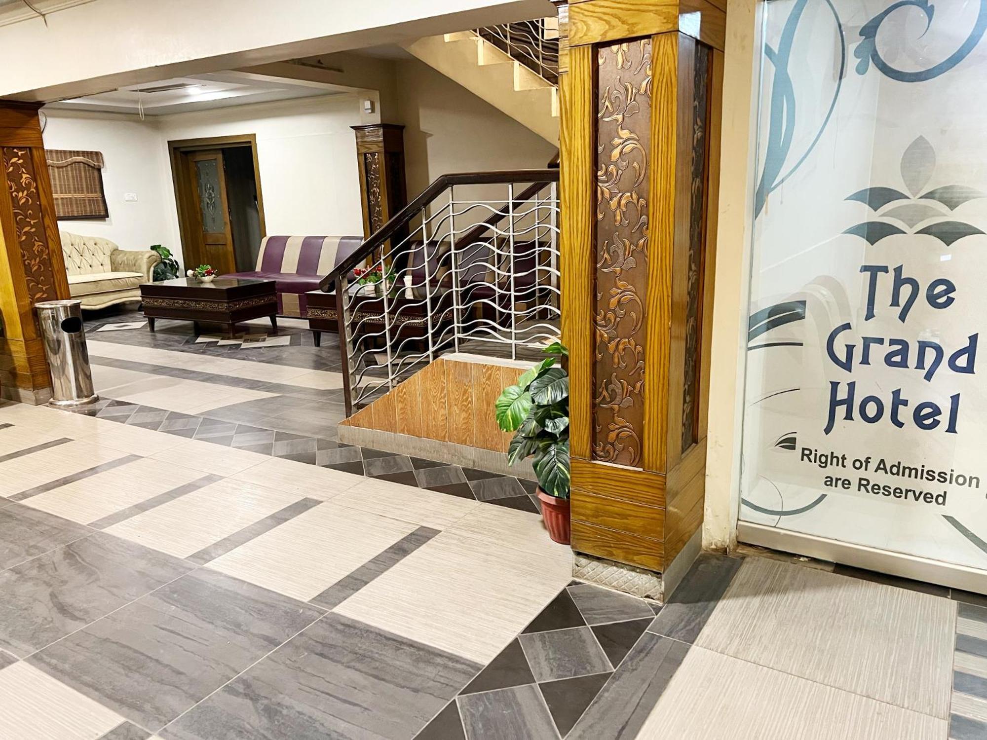 The Grand Hotel 木尔坦 外观 照片