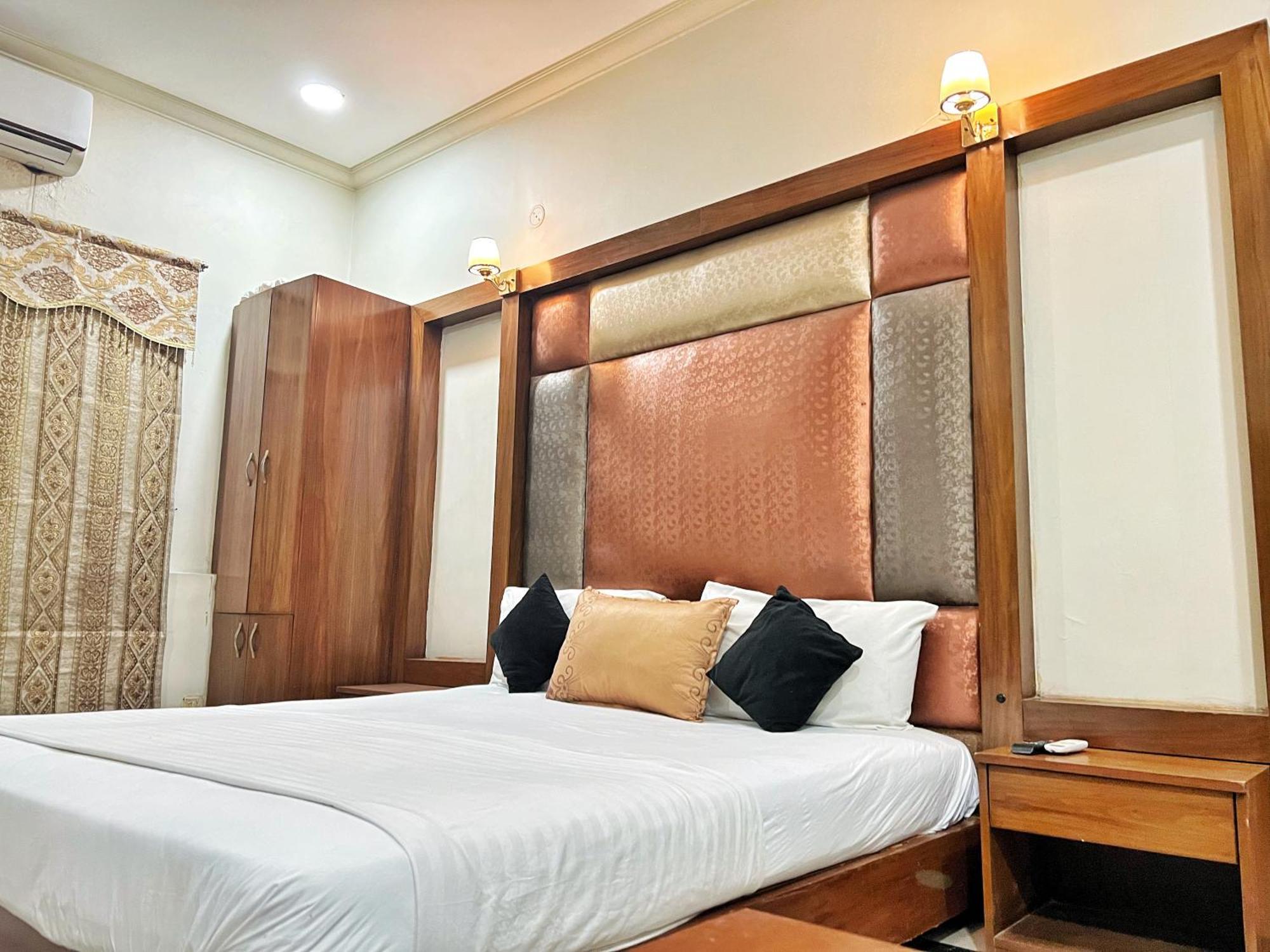The Grand Hotel 木尔坦 外观 照片
