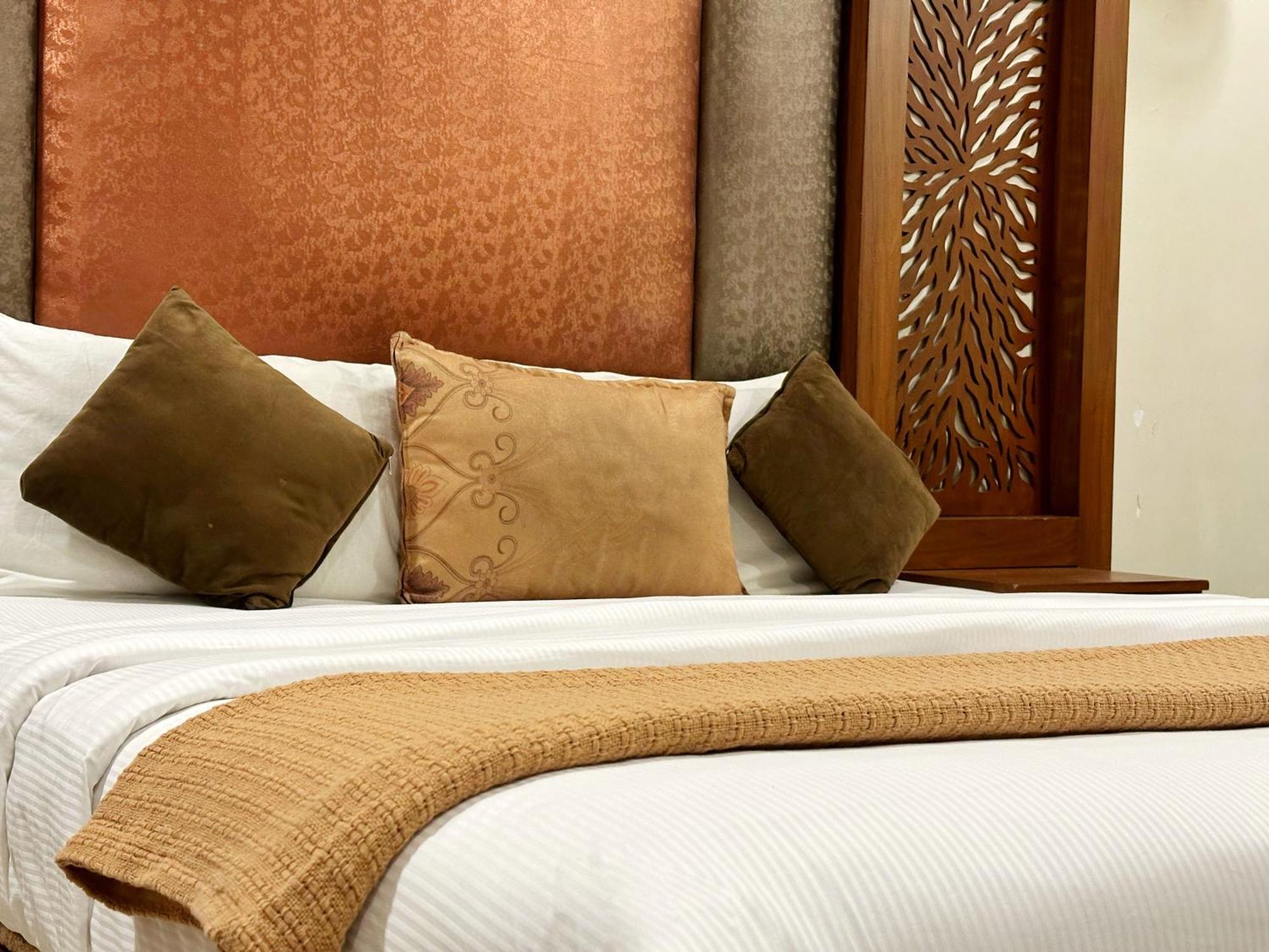 The Grand Hotel 木尔坦 外观 照片