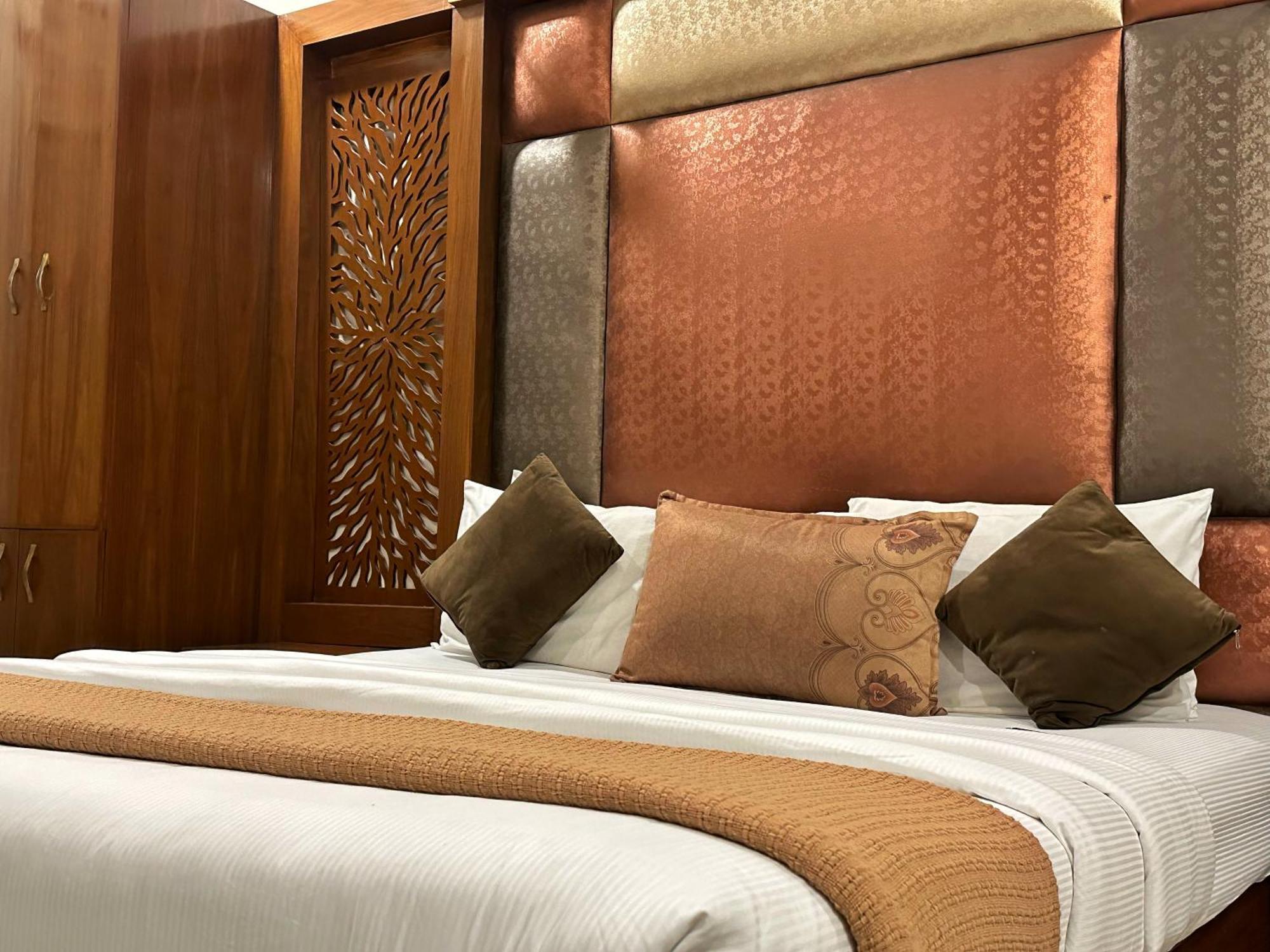 The Grand Hotel 木尔坦 外观 照片